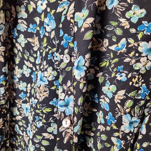 J. Jill Black Floral Collared Buttonfront Flowy Layered Tunic-Size XL - Picture 3 of 9